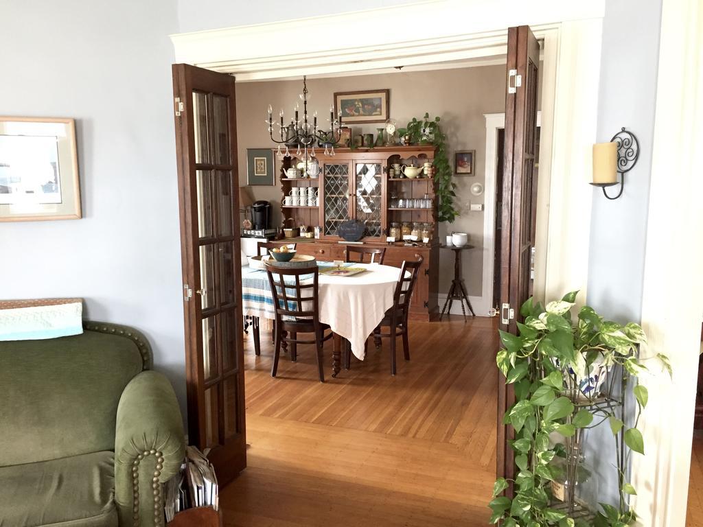 Harrington House Bed & Breakfast Уинтроп Екстериор снимка